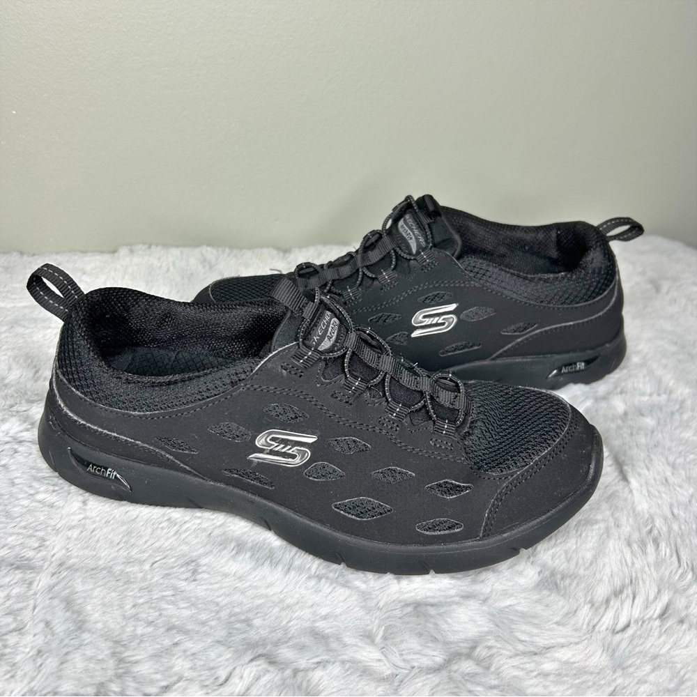 Women’s Skechers Arch Fit Refine Low Top Classic Trainers Sneakers Shoes Black